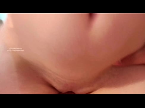 ❤️ Durmindo no cuarto da miña irmá e así espertei Vídeo porno en nós ❌️