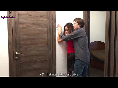 ❤️ Agente inmobiliario sexy sacude o coño e fode sensualmente mentres vende o seu apartamento - Krempai Vídeo porno en nós ❌️