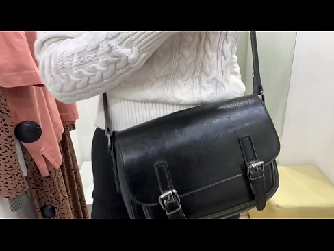❤️ Masturbación pública da nova cadela FeralBerry cun consolador no probatorio Vídeo porno en nós ❌️