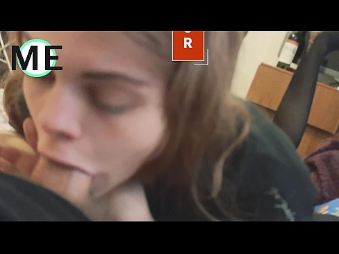 ❤️ Palo de garganta, pantalóns rasgados e tacóns rasgados agradable de coñecer Vídeo porno en nós ❌️