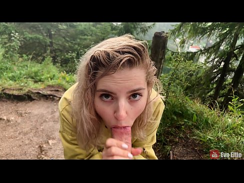 ❤️ Nena traga semen despois dunha mamada pública - Eva Elfi Vídeo porno en nós ❌️