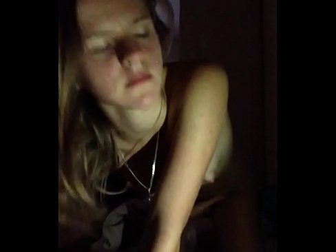 ❤️ Unha rapaza masturbanse e corre Vídeo porno en nós ❌️